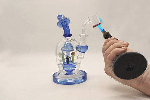 heating a nail on a dab rig